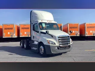 2019 Freightliner Cascadia 126