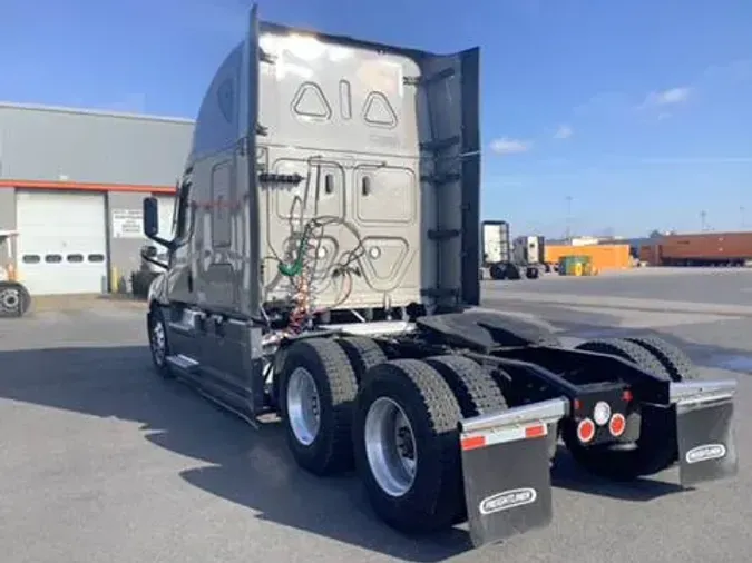 2023 Freightliner Cascadia