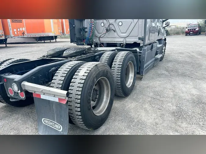 2023 Freightliner Cascadia 126