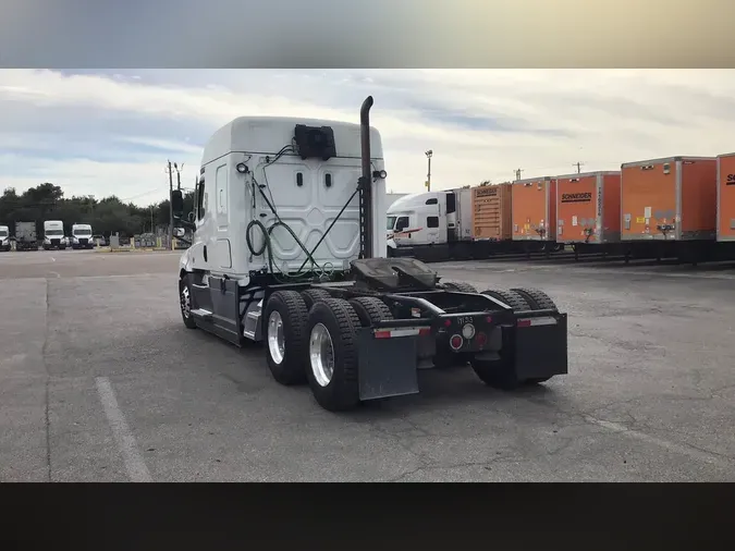 2022 Freightliner Cascadia 126