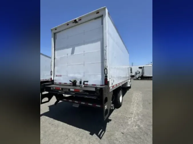 2016 FREIGHTLINER M2 106