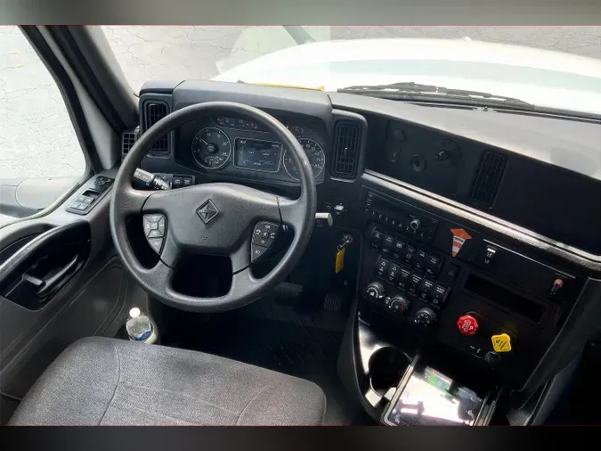2022 INT LT625 6x4