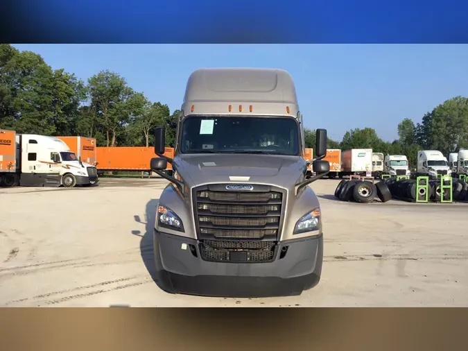 2021 Freightliner Cascadia 126