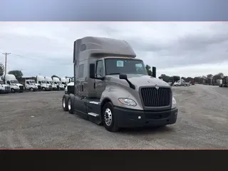2022 International LT