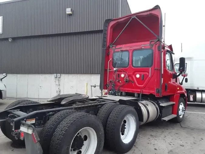 2018 FREIGHTLINER/MERCEDES CASCADIA 125