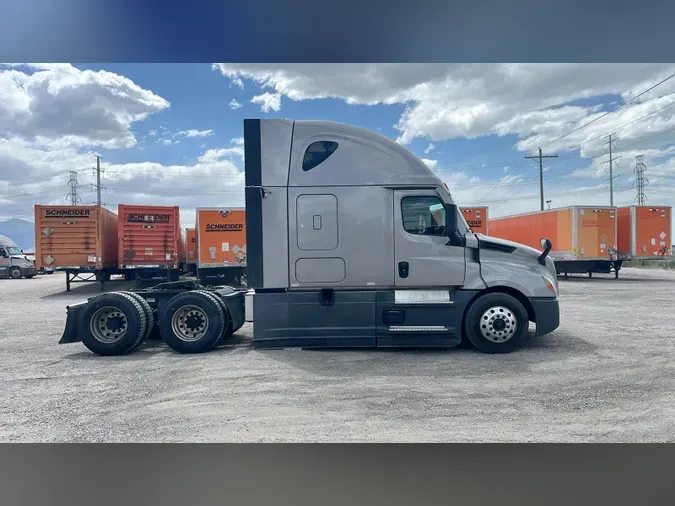 2023 Freightliner Cascadia 126