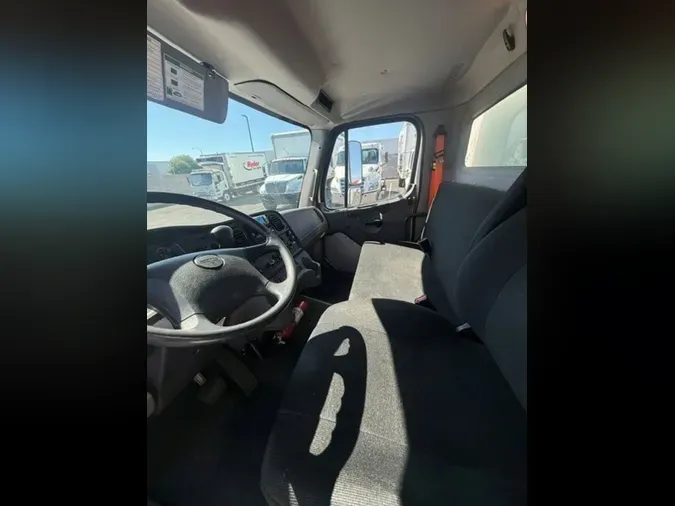 2019 FREIGHTLINER/MERCEDES M2 106