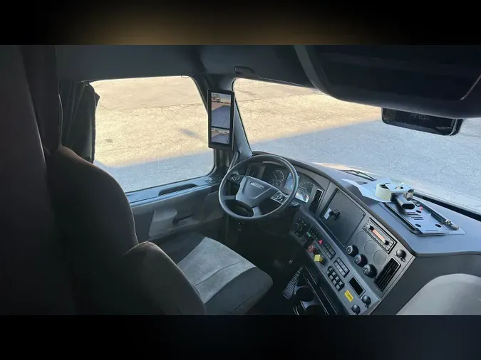 2022 Freightliner Cascadia