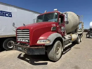 2013 MACK GRANITE GU813