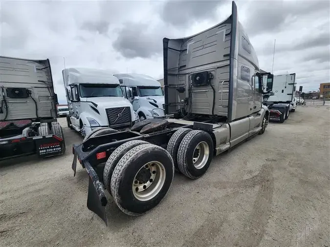 2020 VOLVO VNL760