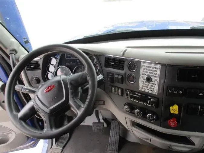 2022 Peterbilt 579