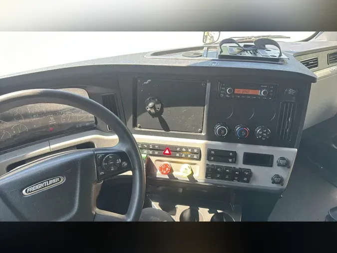 2021 Freightliner Cascadia 126