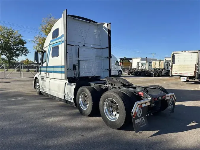 2022 VOLVO VNL64T860