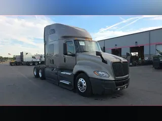 2022 International LT