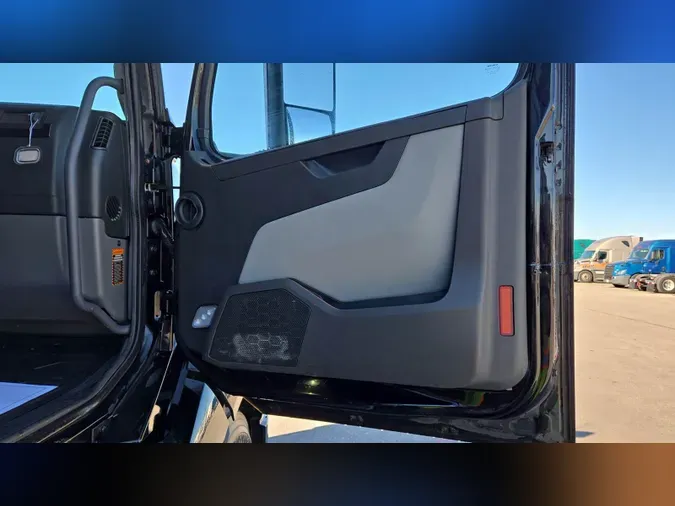 2023 Volvo VNL860