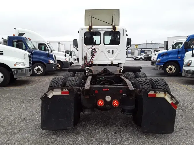 2018 FREIGHTLINER/MERCEDES CASCADIA 125