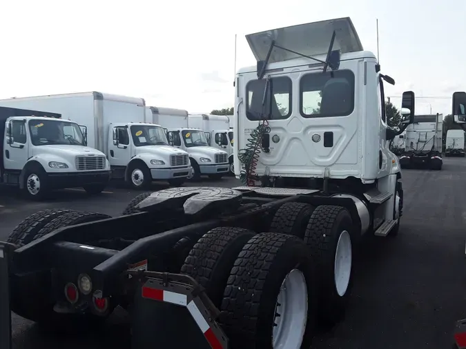 2016 FREIGHTLINER/MERCEDES CASCADIA 125