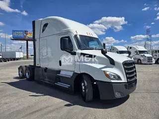 2021 FREIGHTLINER CASCADIA CA126