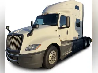 2022 International LT625