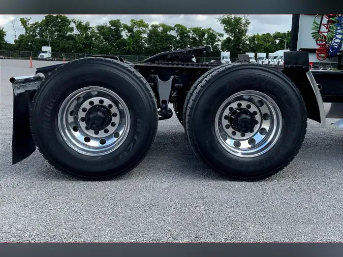 2023 INT LT625 6x4