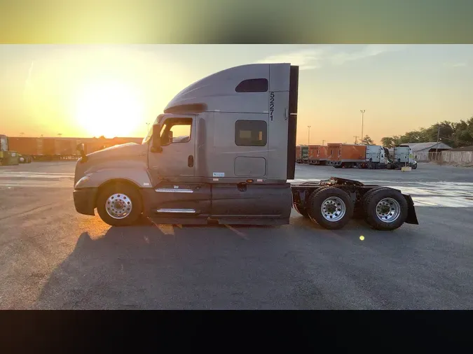 2022 International LT