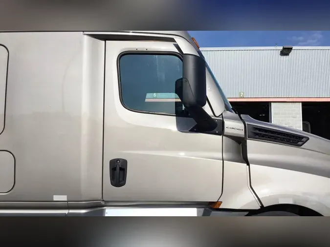 2024 Freightliner Cascadia 126