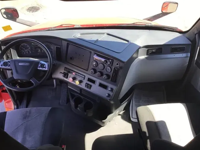 2020 FREIGHTLINER CA116