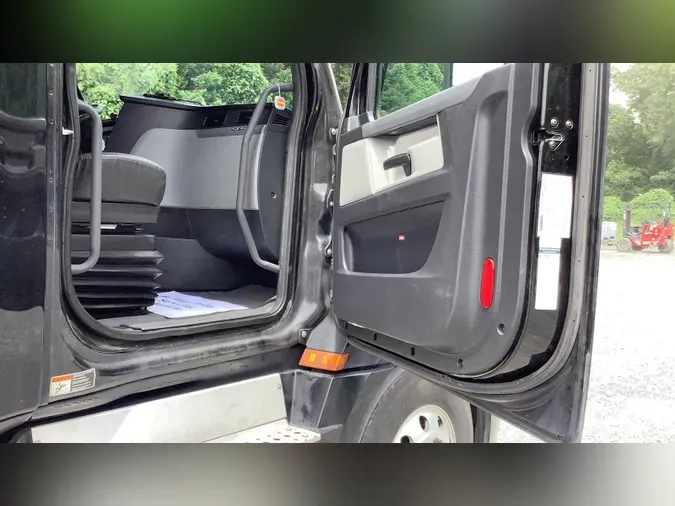 2020 Freightliner Cascadia