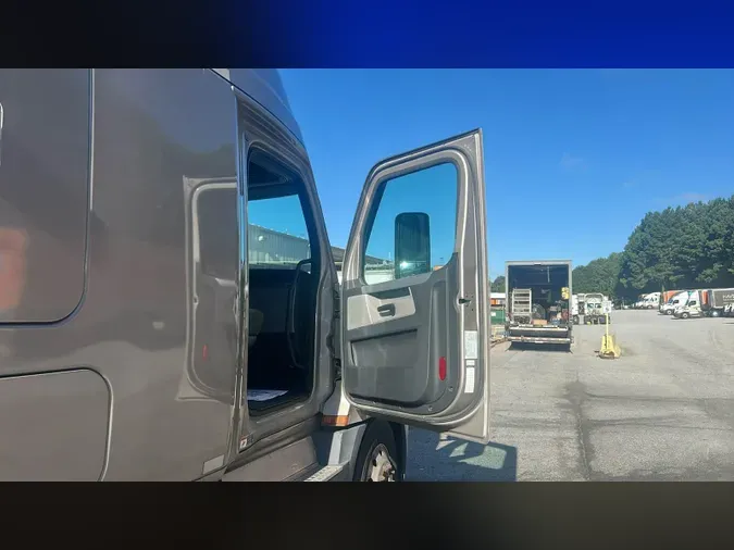 2022 Freightliner Cascadia 126