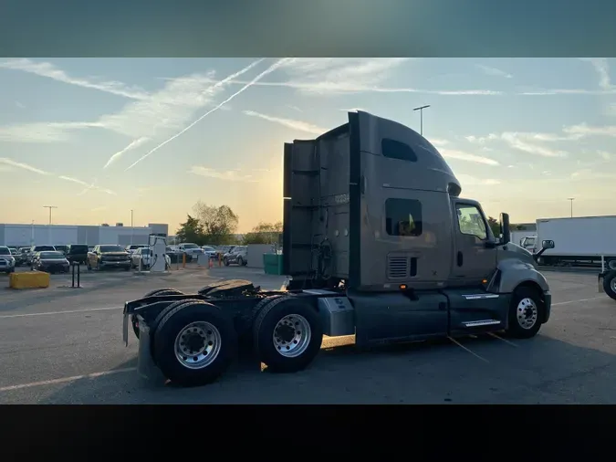 2022 International LT
