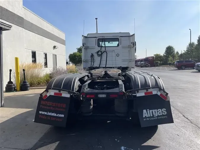 2018 VOLVO VNL300