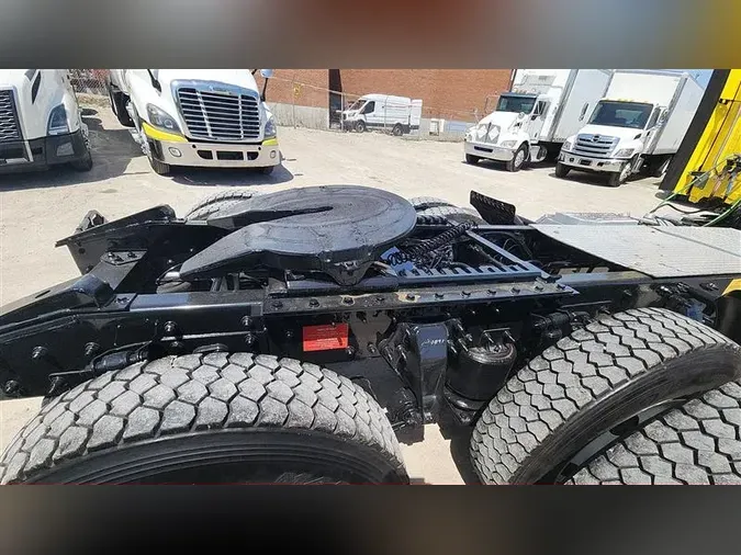 2021 FREIGHTLINER CA126
