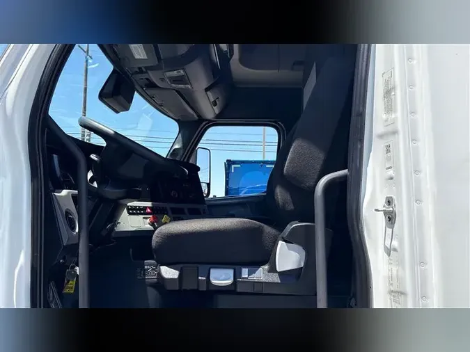 2022 FREIGHTLINER CA126