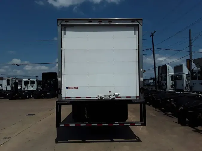 2018 FREIGHTLINER M2 106
