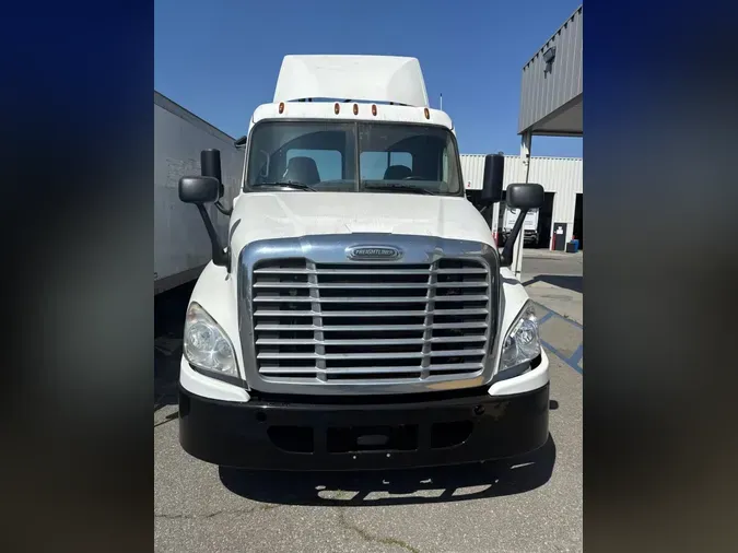 2018 FREIGHTLINER/MERCEDES CASCADIA 125