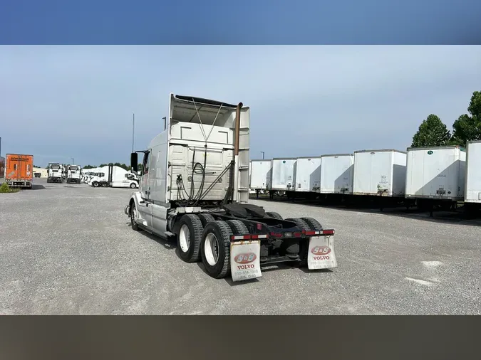 2016 Volvo VNL 740