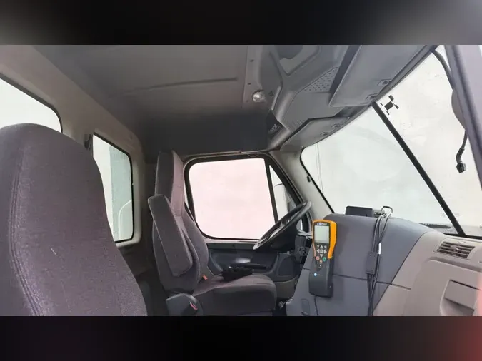 2017 FREIGHTLINER/MERCEDES CASCADIA 113