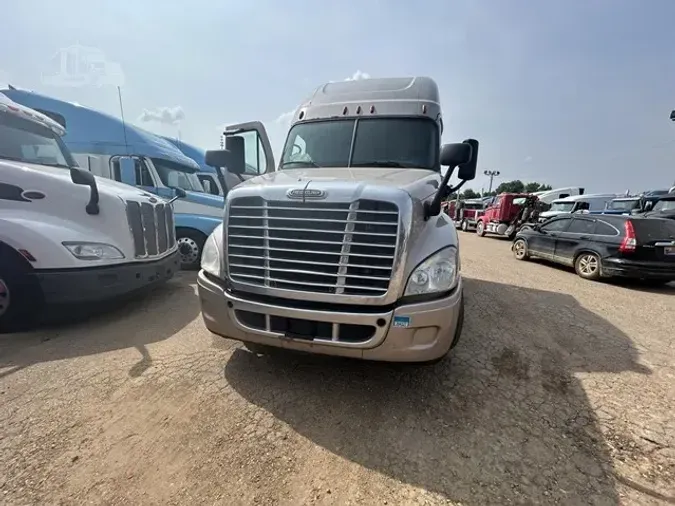 2015 FREIGHTLINER CASCADIA 125