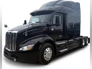 2022 Peterbilt 579