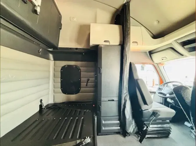 2022 FREIGHTLINER CASCADIA 126