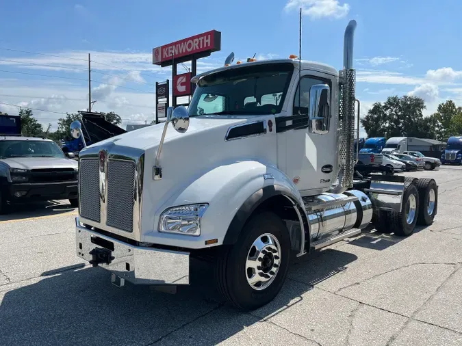 2026 Kenworth T880