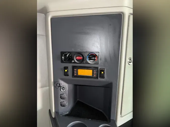 2023 Peterbilt 579