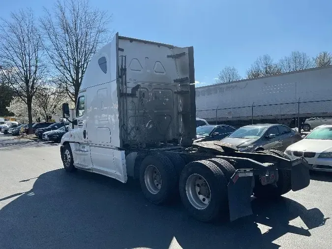 2018 Freightliner X12564ST