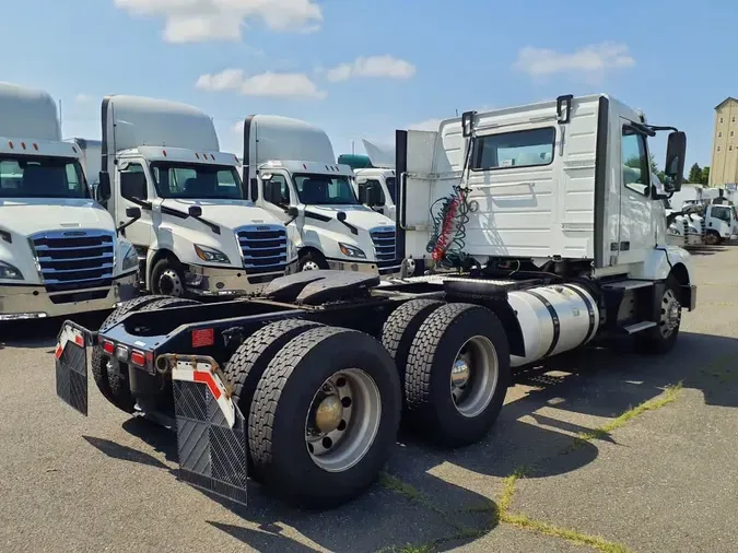 2018 VOLVO VNL64TRACTOR