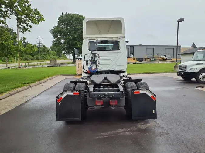 2019 NAVISTAR INTERNATIONAL RH613 DAYCAB S/A