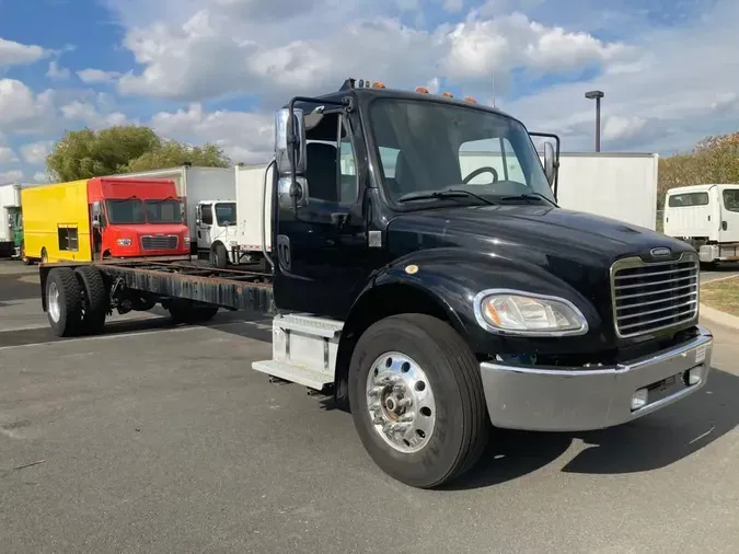 2018 FREIGHTLINER/MERCEDES M2 106