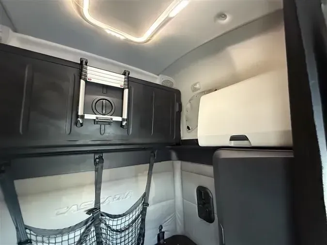 2020 FREIGHTLINER CASCADEVO1