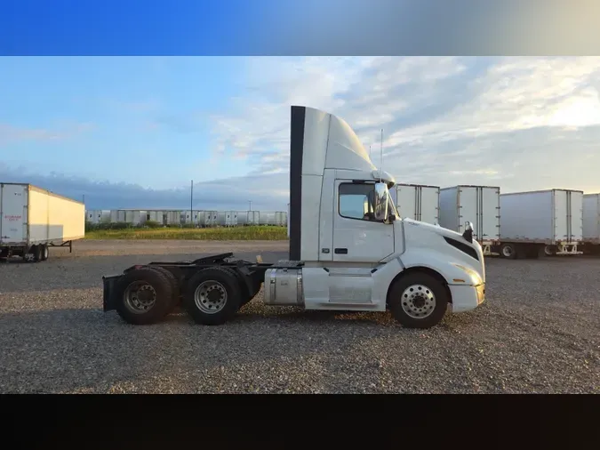 2020 Volvo VNL300
