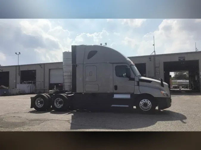 2020 Freightliner Cascadia