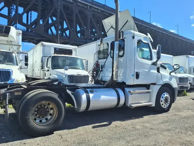 2019 FREIGHTLINER NEW CASCADIA 126
